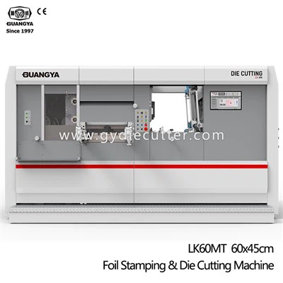 Aký je princíp činnosti stroja na tepelné razenie?